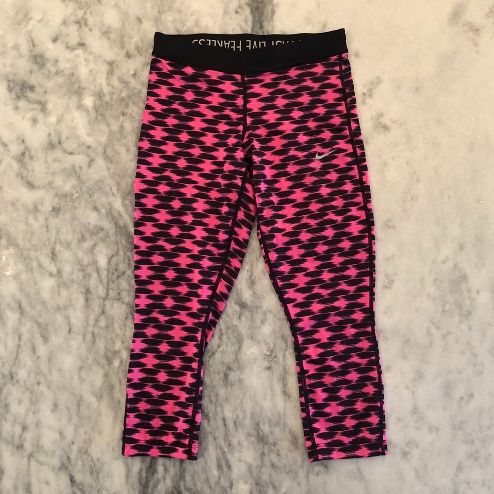 Nike Dri-Fit cropped leggings. Women’s Small
